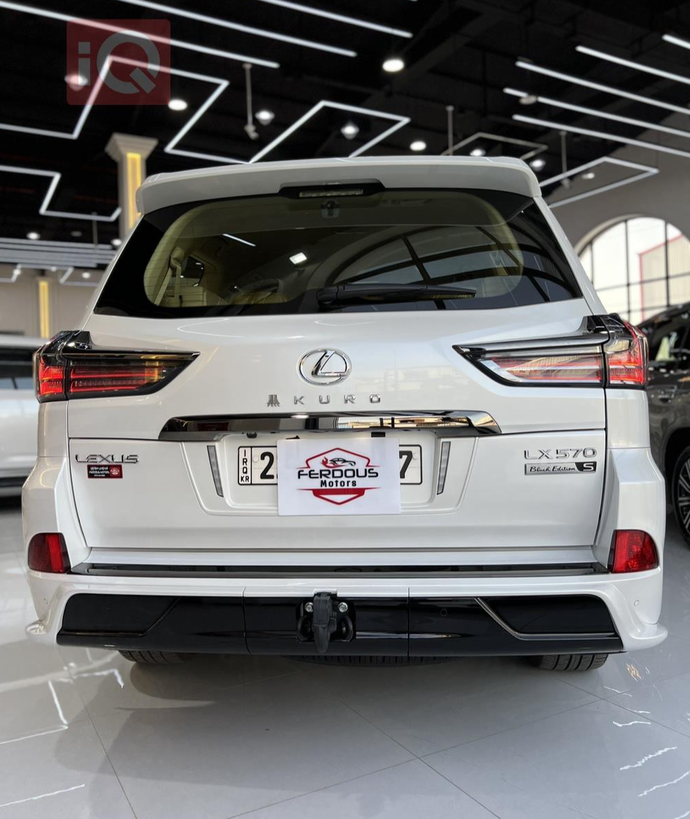 Lexus LX